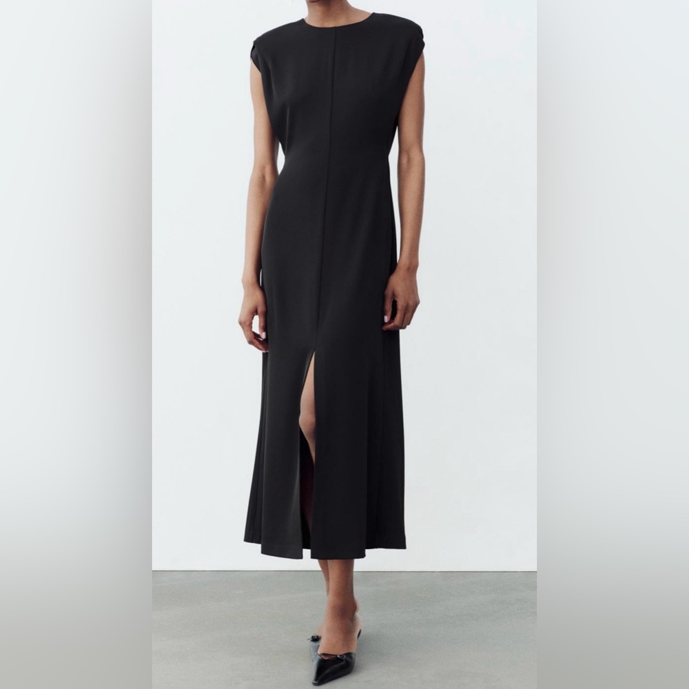 Zara XS NWT black round neck, shoulder pad crepe dress. Fitted waist.